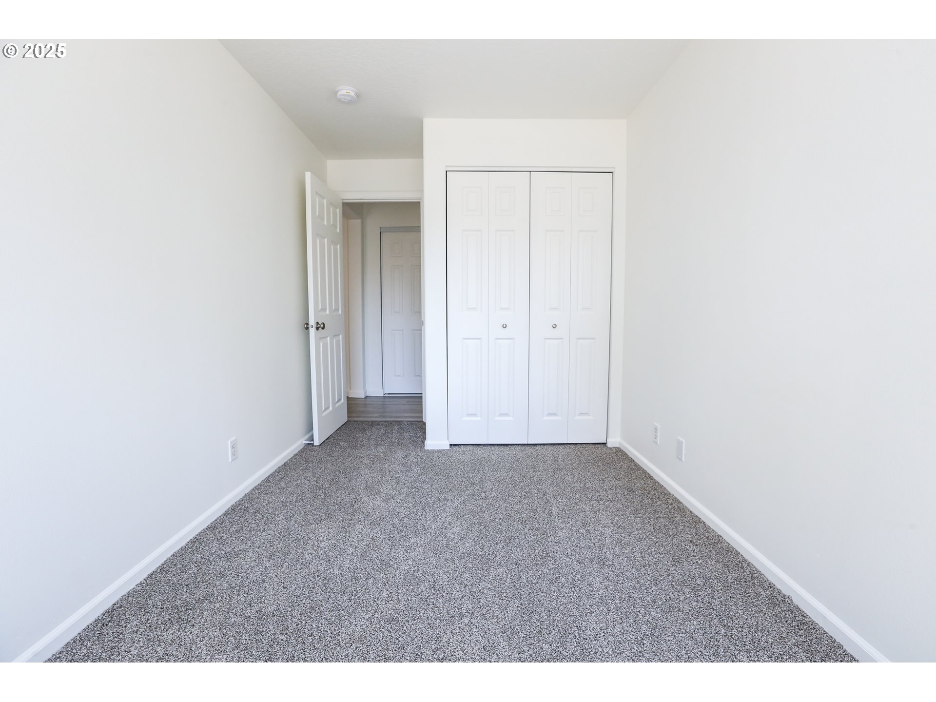 2106 Devos Street Eugene, OR 97402 - Photo 16 of 27 Gallery Image 16
