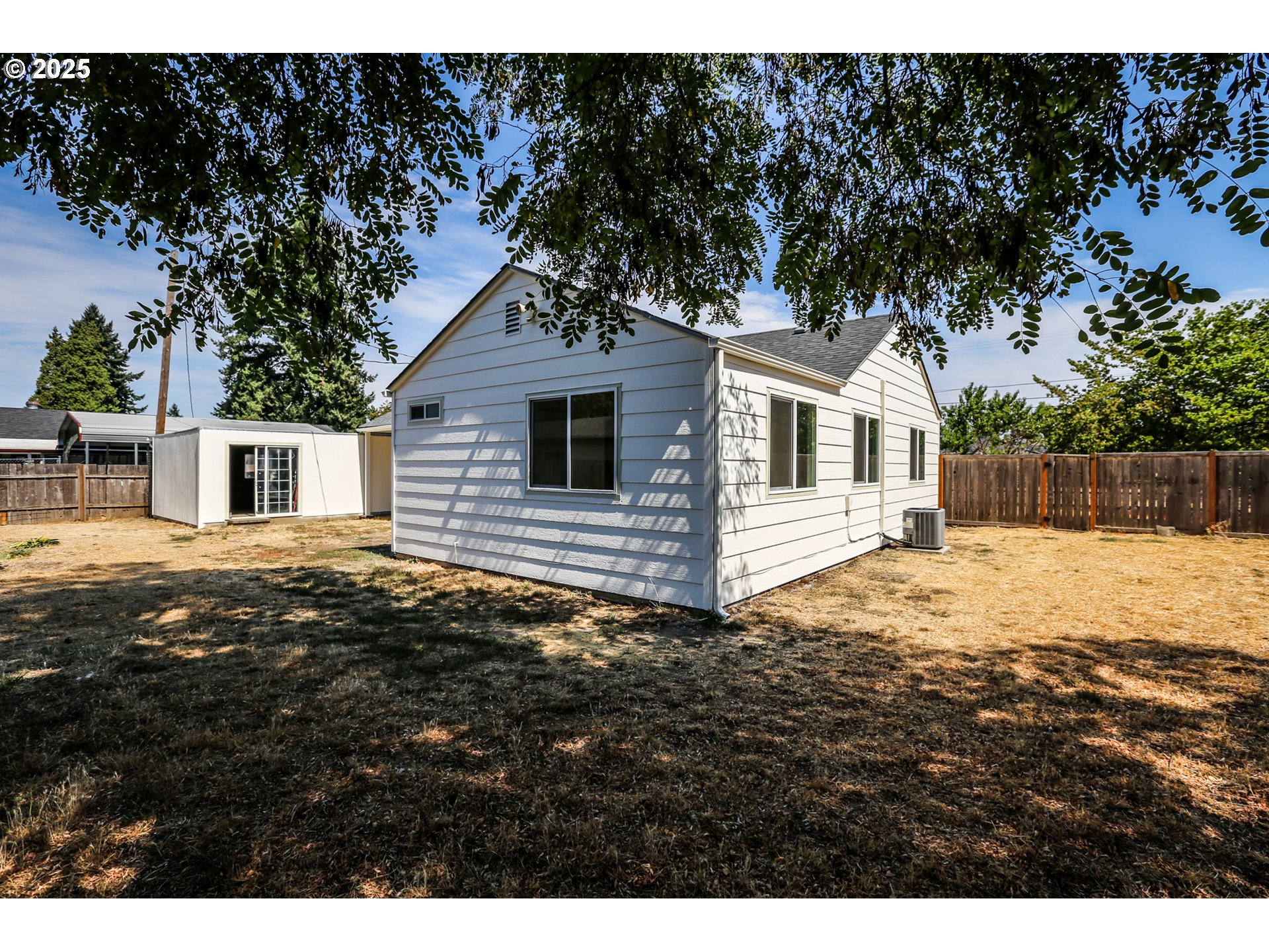 2106 Devos Street Eugene, OR 97402 - Photo 23 of 27 Gallery Image 23