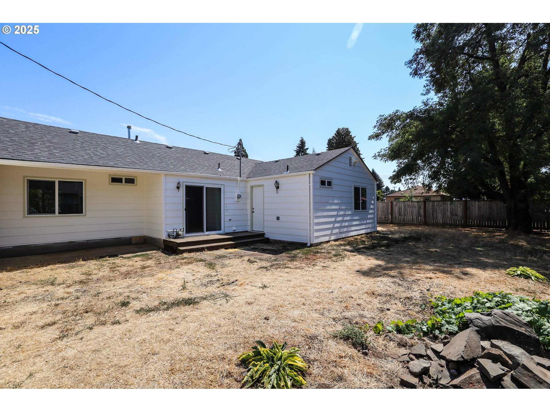2106 Devos Street Eugene, OR 97402 - Photo 25 of 27 Gallery Image 25