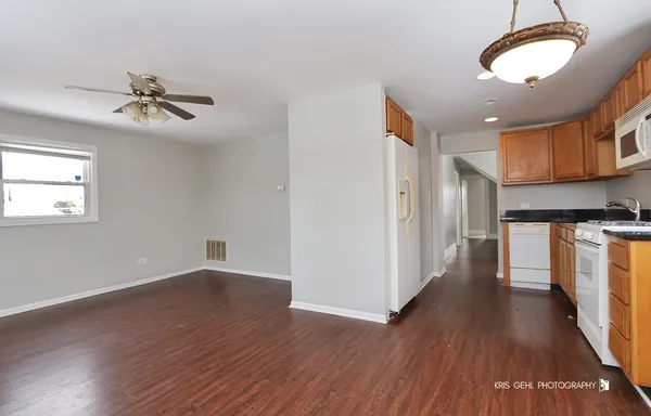 $1,850 | 307 North Avenue, Unit 2, Antioch, IL 60002