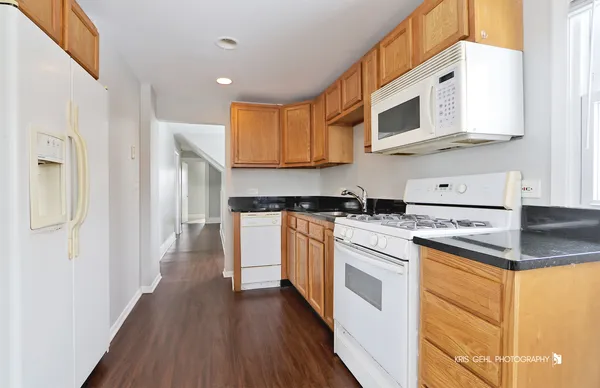 $1,850 | 307 North Avenue, Unit 2, Antioch, IL 60002