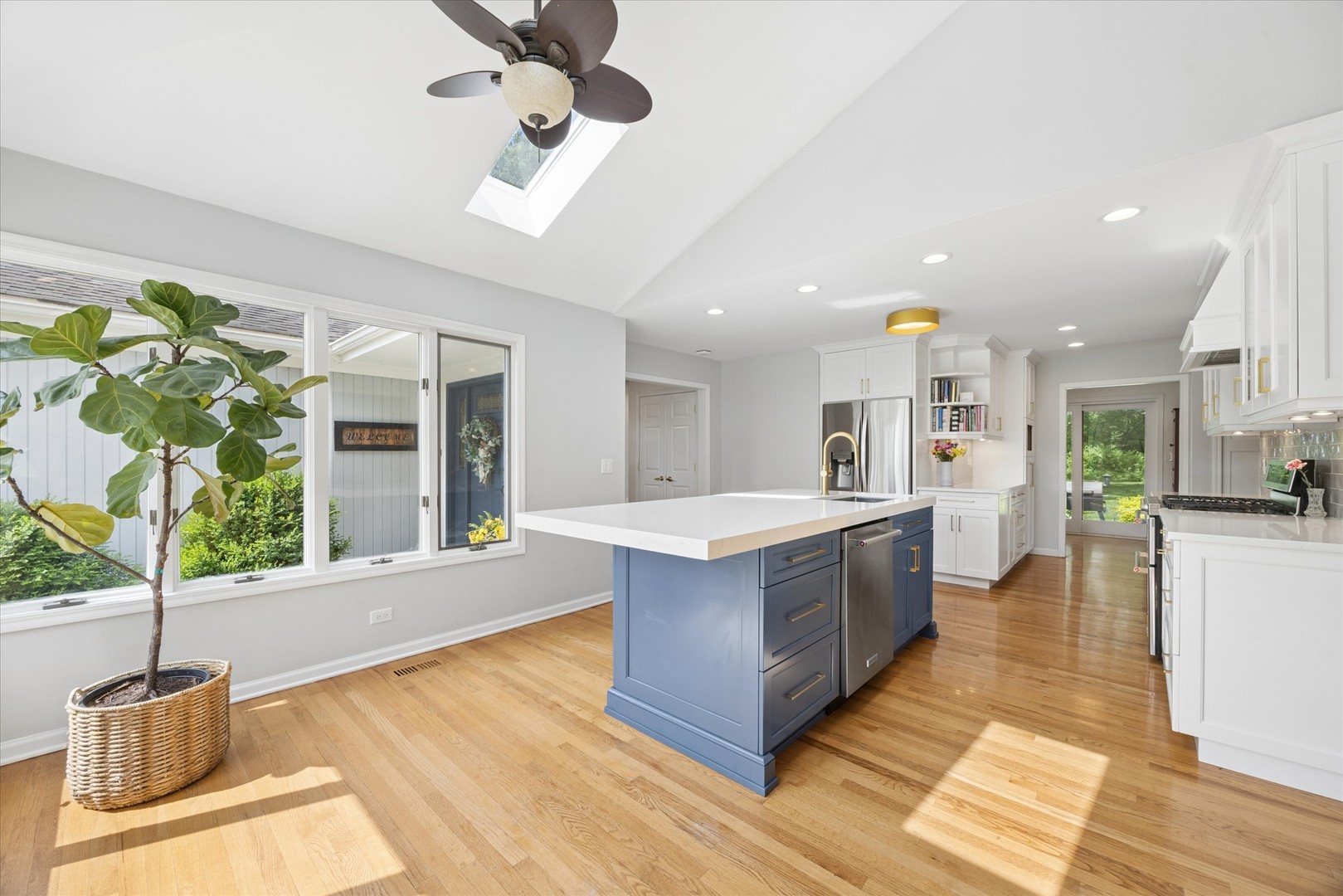 8S208 Indiana Avenue Naperville, IL 60540 - Photo 9 of 26