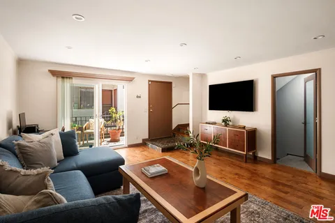 $1,149,000 | 2248 South Bentley Avenue, Unit 2, Los Angeles, CA 90064