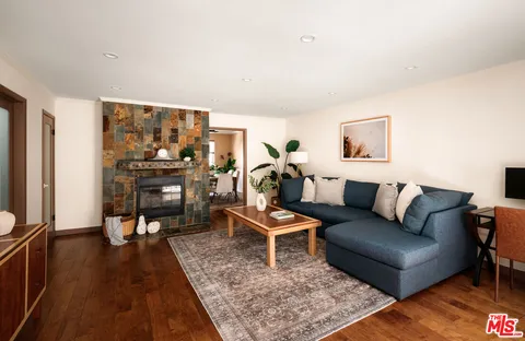 $1,149,000 | 2248 South Bentley Avenue, Unit 2, Los Angeles, CA 90064