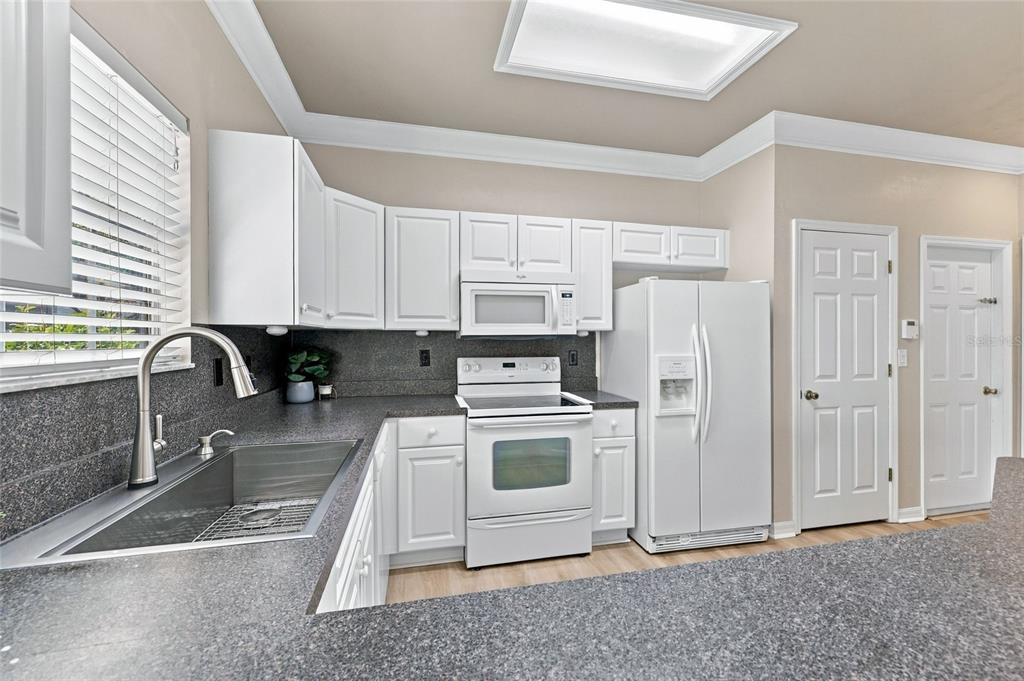 4722 Northwest 80th Road Gainesville, FL 32653 - Photo 5 of 37 Gallery Image 5