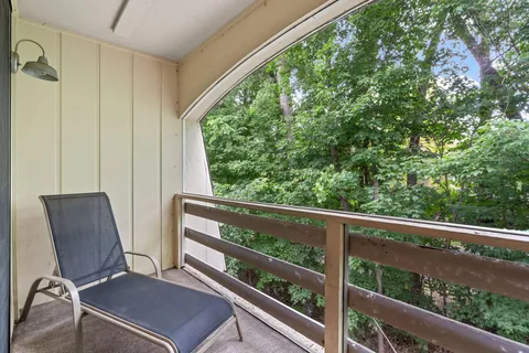 $159,900 | 4407 Wilshire Boulevard, Unit 305, Mound, MN 55364
