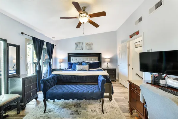 $220,000 | 4011 NASA Road 1, Unit 512, El Lago, TX 77586