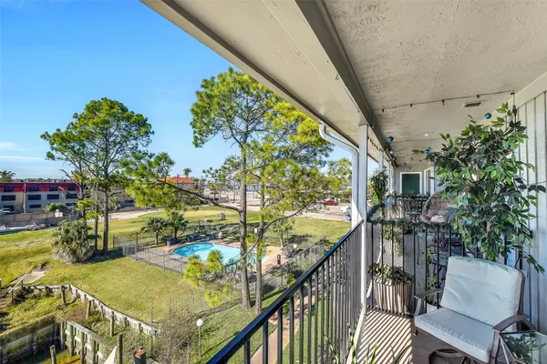 $220,000 | 4011 NASA Road 1, Unit 512, El Lago, TX 77586