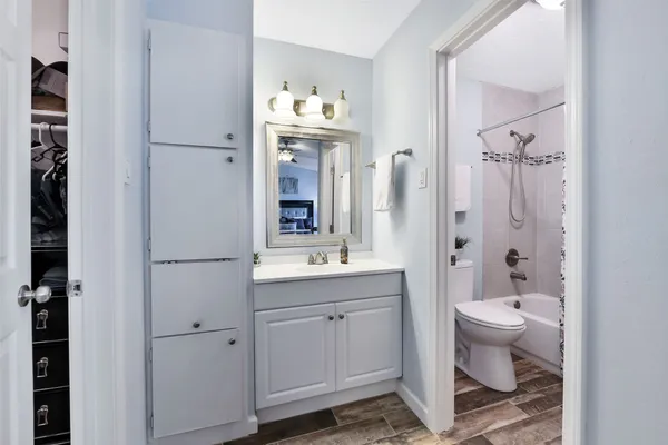 $220,000 | 4011 NASA Road 1, Unit 512, El Lago, TX 77586