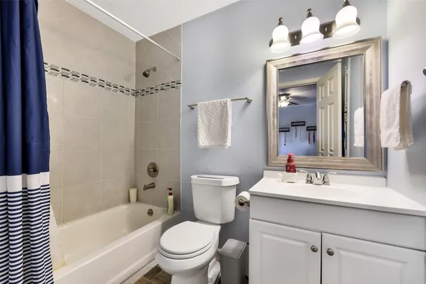 $220,000 | 4011 NASA Road 1, Unit 512, El Lago, TX 77586
