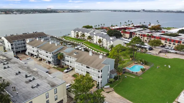 $220,000 | 4011 NASA Road 1, Unit 512, El Lago, TX 77586