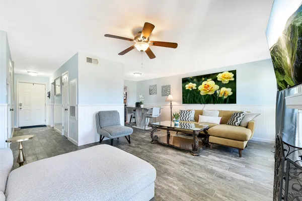 $220,000 | 4011 NASA Road 1, Unit 512, El Lago, TX 77586