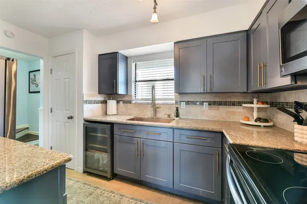 $220,000 | 4011 NASA Road 1, Unit 512, El Lago, TX 77586