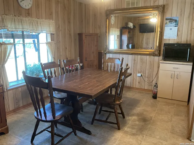 $229,900 | 110 Renfro Drive, Devine, TX 78016