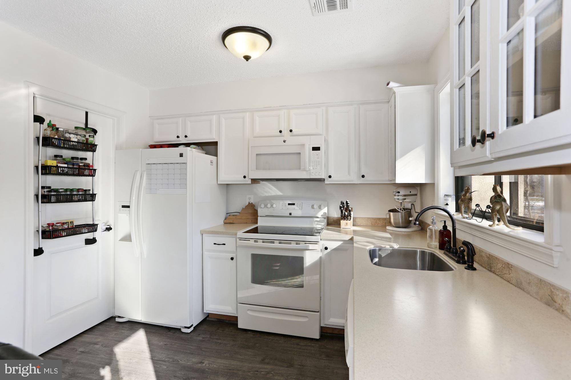 2104 Cartwright Place Reston, VA 20191 - Photo 11 of 33