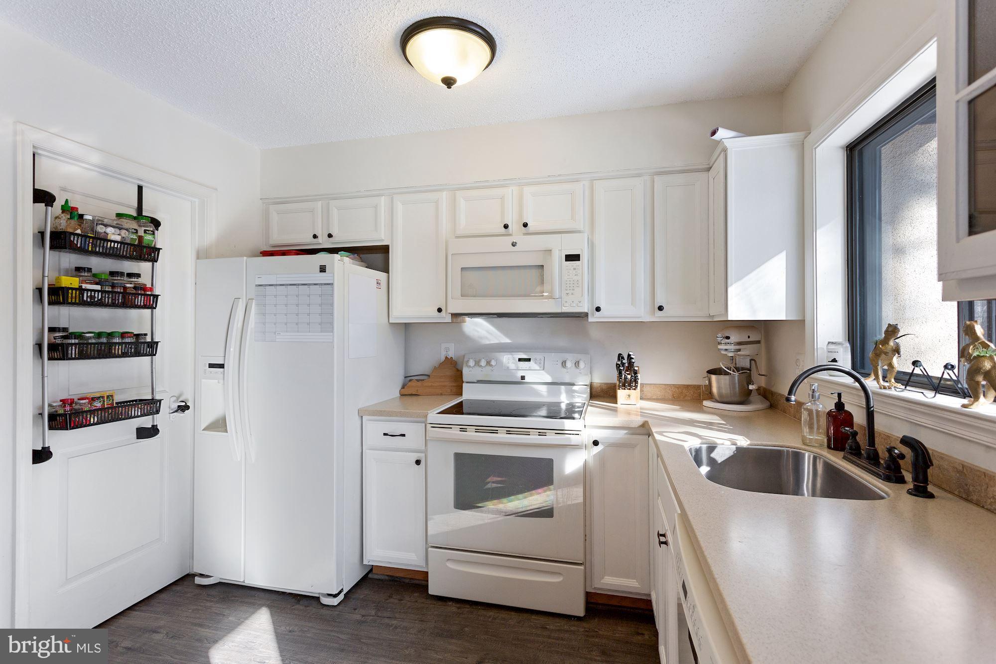 2104 Cartwright Place Reston, VA 20191 - Photo 15 of 33