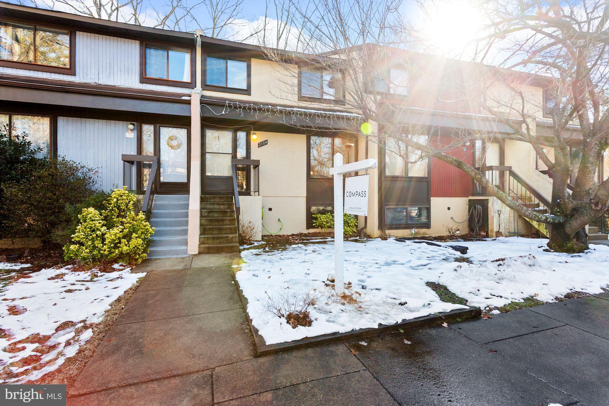 2104 Cartwright Place Reston, VA 20191 - Photo 2 of 33