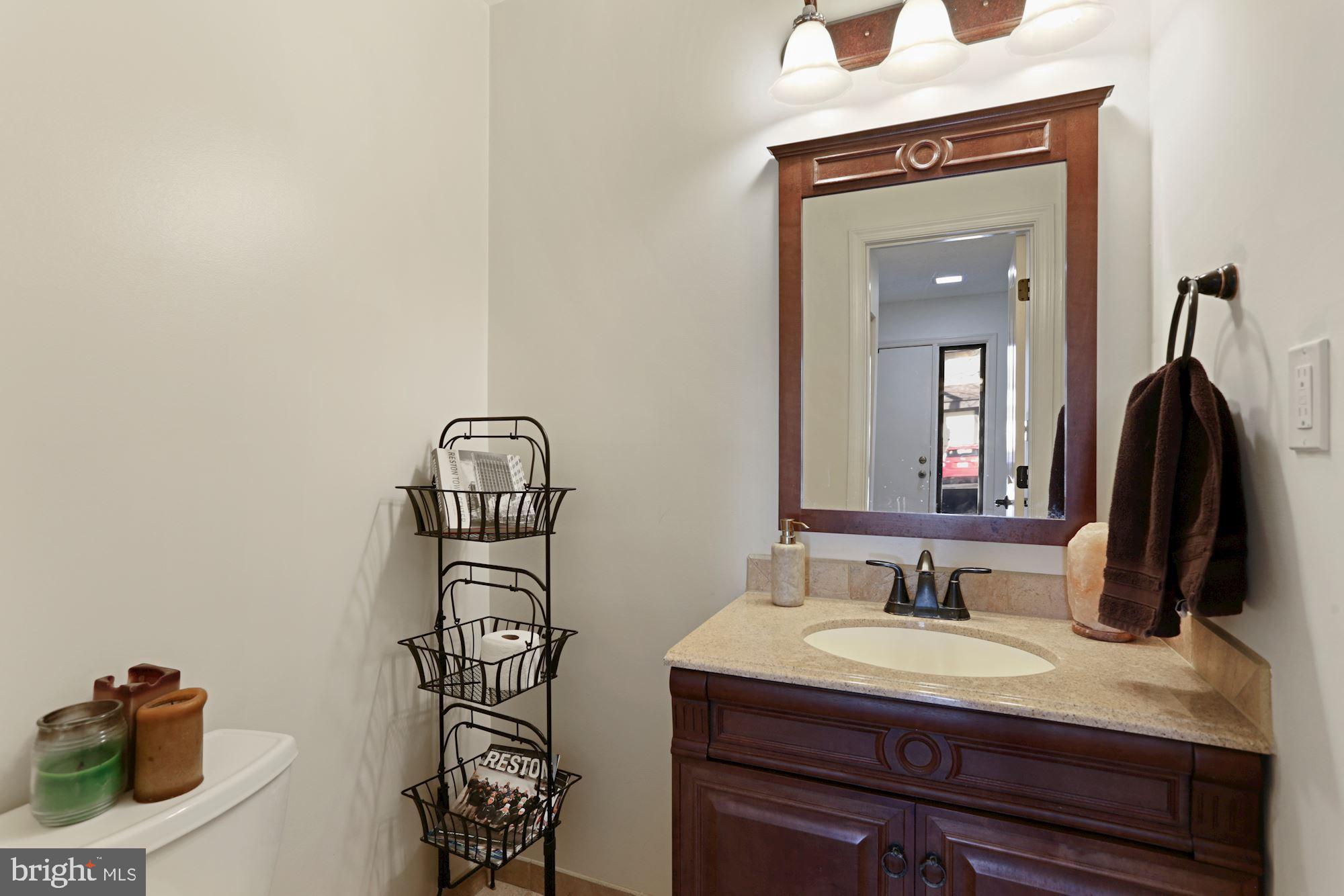 2104 Cartwright Place Reston, VA 20191 - Photo 5 of 33