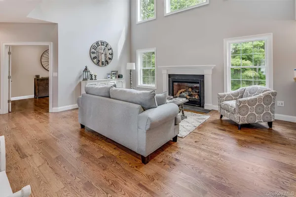 $1,249,500 | 8 Roundhill Road, Hopewell Junction, NY 12533
