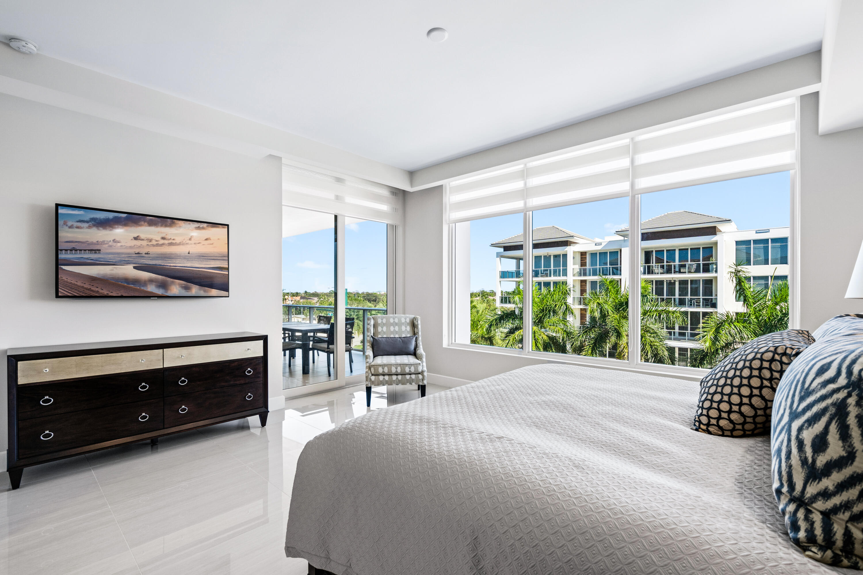2720 Donald Ross Road, Unit 402 Palm Beach Gardens, FL 33410 - Photo 15 of 41 Master Bedroom