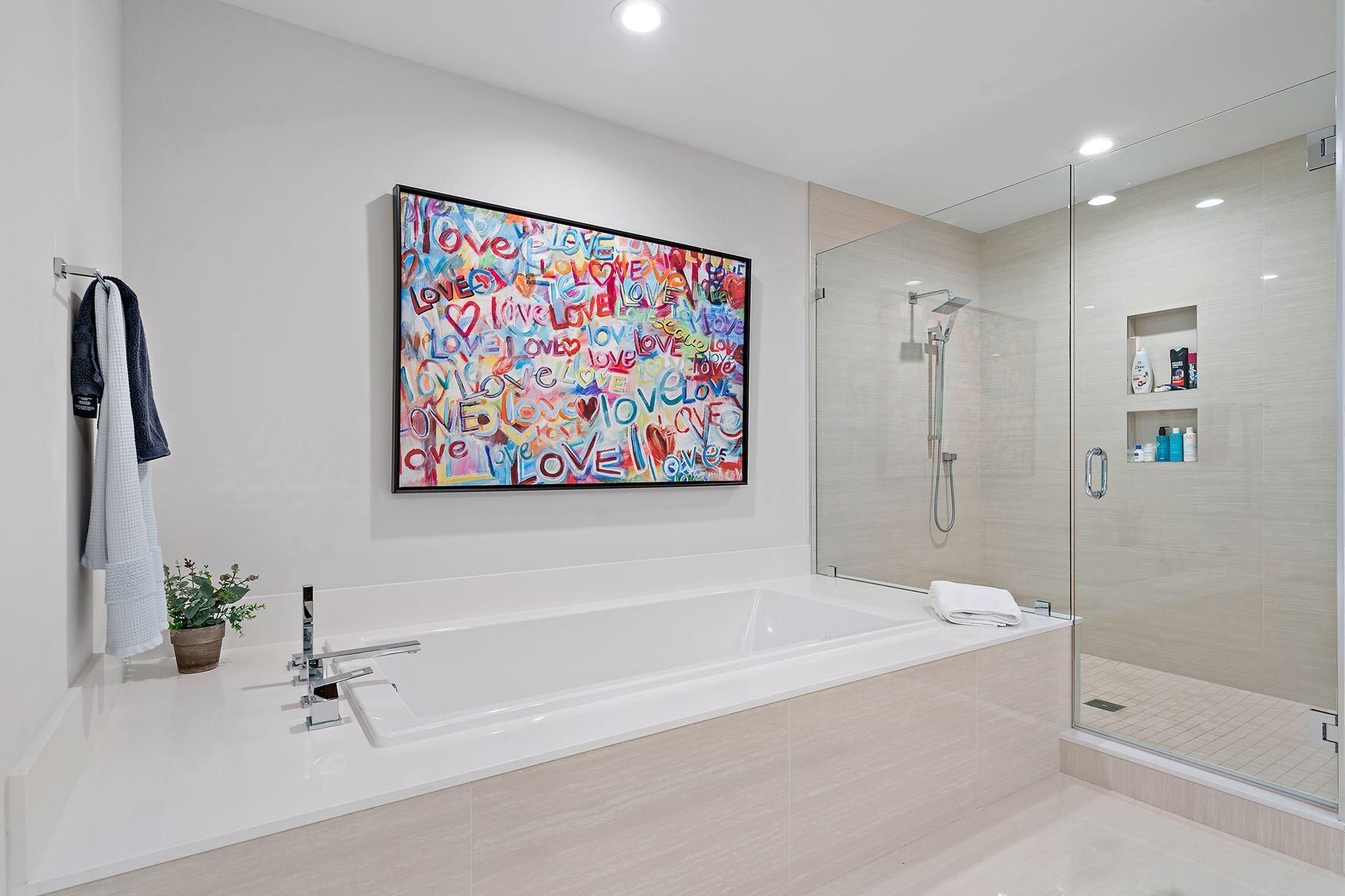 2720 Donald Ross Road, Unit 402 Palm Beach Gardens, FL 33410 - Photo 18 of 41 Master Tub