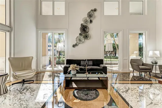 $629,000 | 800 North Tamiami Trail, Unit 1010, Sarasota, FL 34236