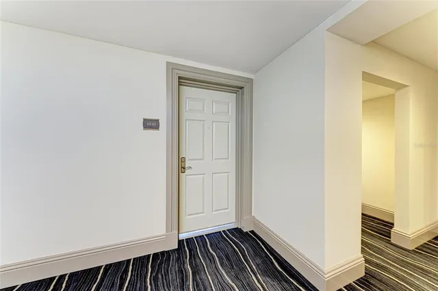 $629,000 | 800 North Tamiami Trail, Unit 1010, Sarasota, FL 34236