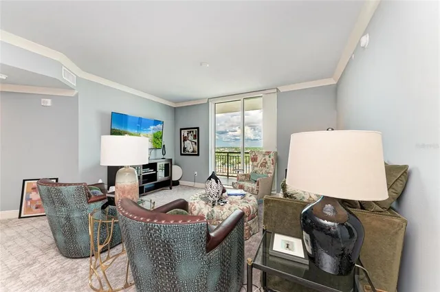 $629,000 | 800 North Tamiami Trail, Unit 1010, Sarasota, FL 34236