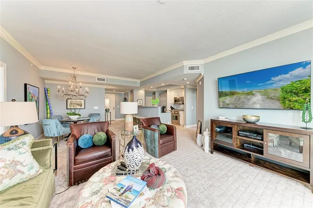 $629,000 | 800 North Tamiami Trail, Unit 1010, Sarasota, FL 34236