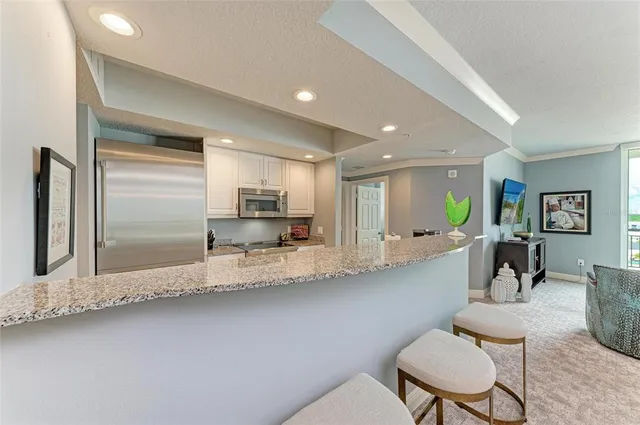 $629,000 | 800 North Tamiami Trail, Unit 1010, Sarasota, FL 34236