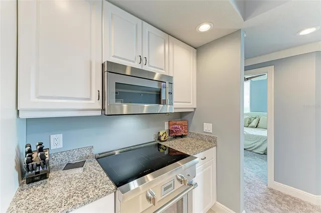 $629,000 | 800 North Tamiami Trail, Unit 1010, Sarasota, FL 34236