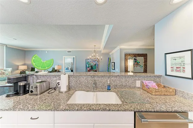 $629,000 | 800 North Tamiami Trail, Unit 1010, Sarasota, FL 34236