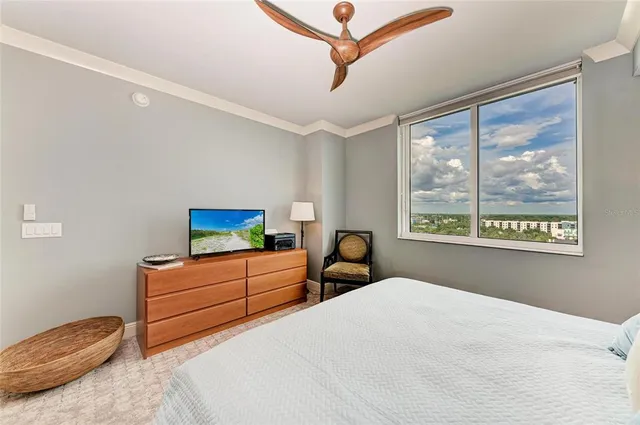 $629,000 | 800 North Tamiami Trail, Unit 1010, Sarasota, FL 34236