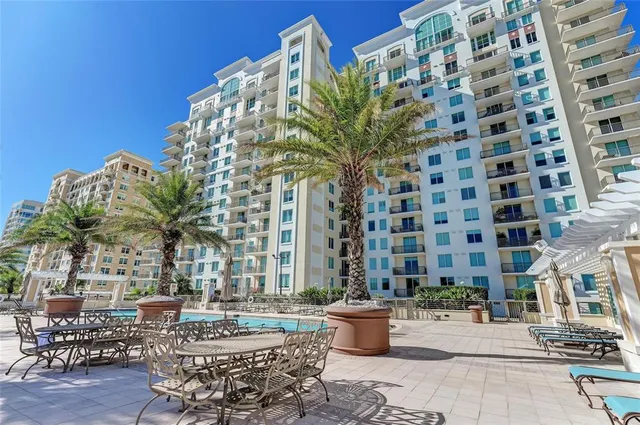 $629,000 | 800 North Tamiami Trail, Unit 1010, Sarasota, FL 34236
