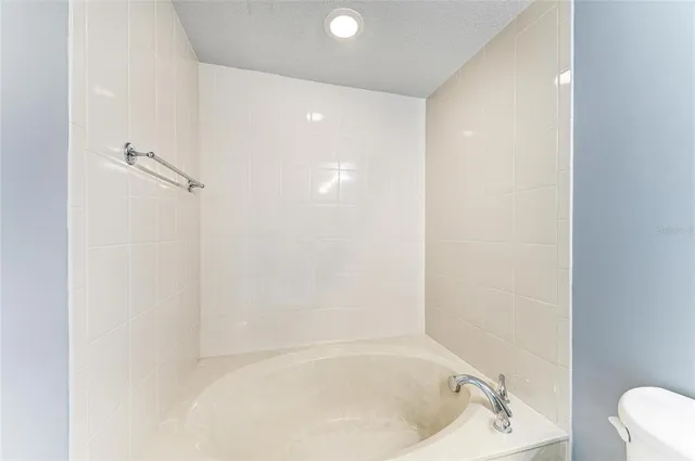 $629,000 | 800 North Tamiami Trail, Unit 1010, Sarasota, FL 34236