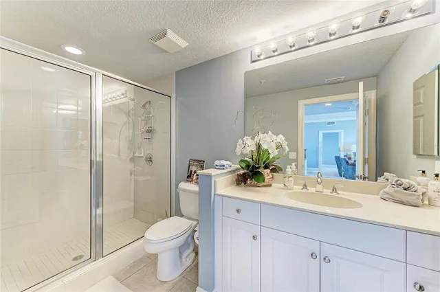 $629,000 | 800 North Tamiami Trail, Unit 1010, Sarasota, FL 34236