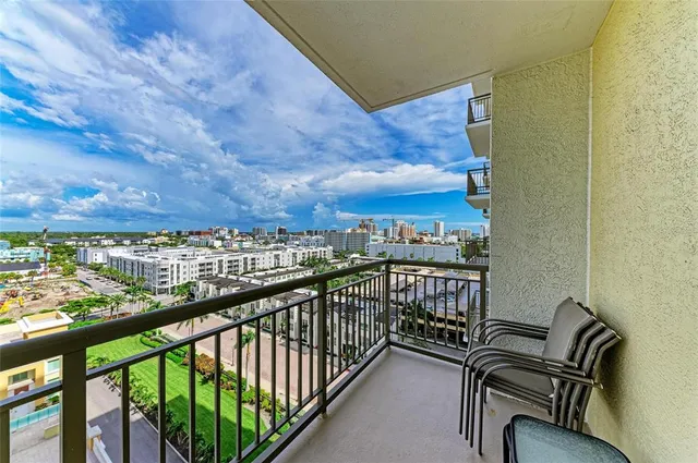 $629,000 | 800 North Tamiami Trail, Unit 1010, Sarasota, FL 34236