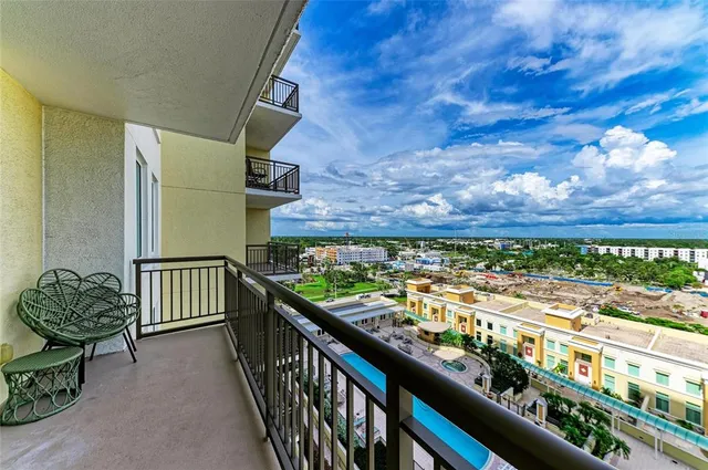 $629,000 | 800 North Tamiami Trail, Unit 1010, Sarasota, FL 34236