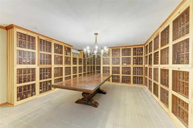 $629,000 | 800 North Tamiami Trail, Unit 1010, Sarasota, FL 34236