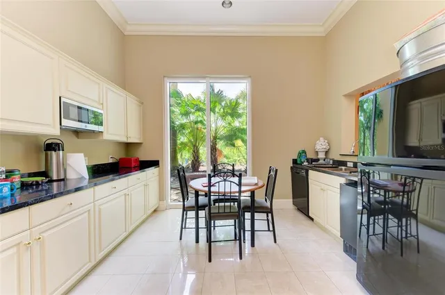 $629,000 | 800 North Tamiami Trail, Unit 1010, Sarasota, FL 34236