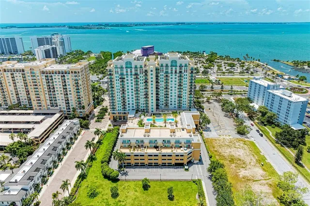 $629,000 | 800 North Tamiami Trail, Unit 1010, Sarasota, FL 34236