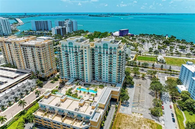 $629,000 | 800 North Tamiami Trail, Unit 1010, Sarasota, FL 34236