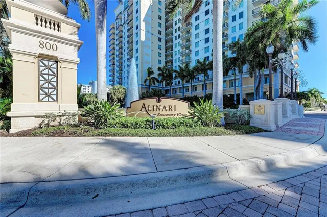 $629,000 | 800 North Tamiami Trail, Unit 1010, Sarasota, FL 34236
