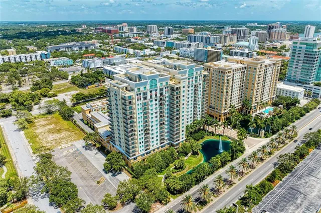 $629,000 | 800 North Tamiami Trail, Unit 1010, Sarasota, FL 34236