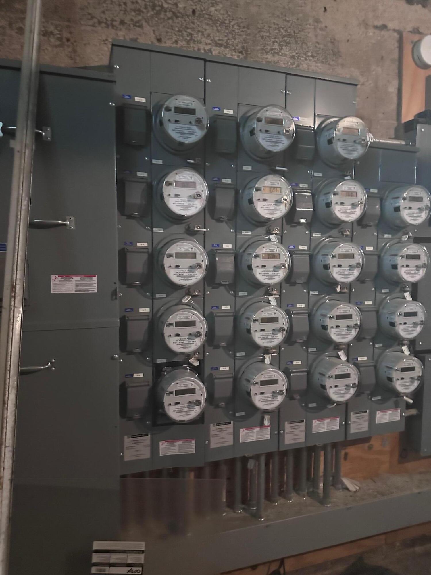 915 North 24th Street Milwaukee, WI 53233 - Photo 27 of 37 915 N 24th St