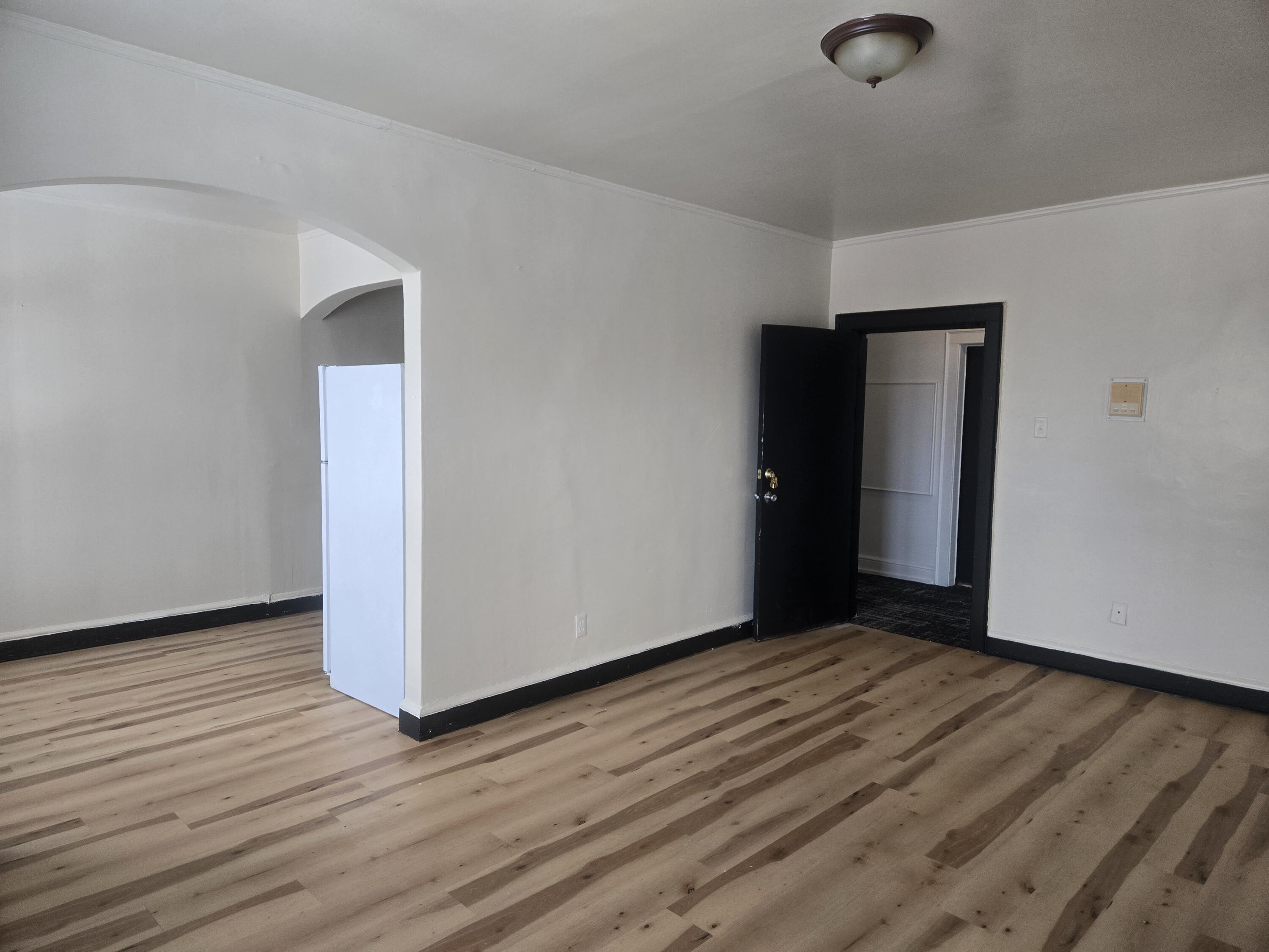 915 North 24th Street Milwaukee, WI 53233 - Photo 3 of 37 915 N 24th St