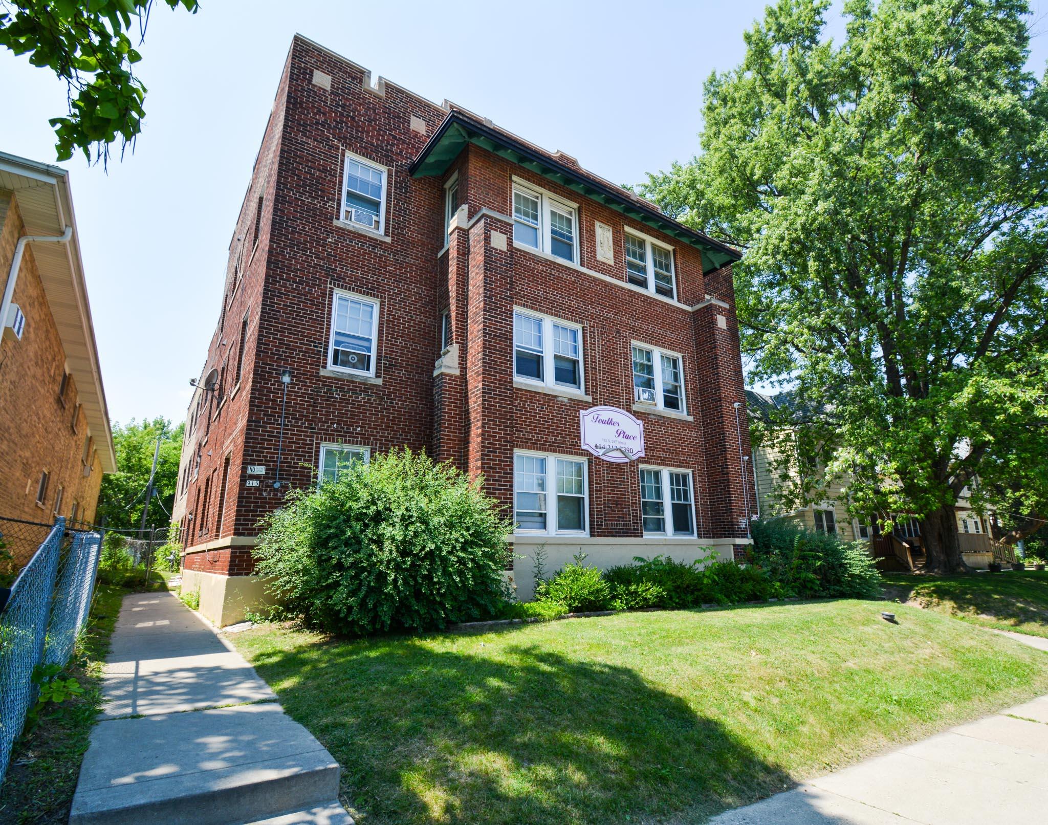 915 North 24th Street Milwaukee, WI 53233 - Photo 36 of 37 915 N 24th St