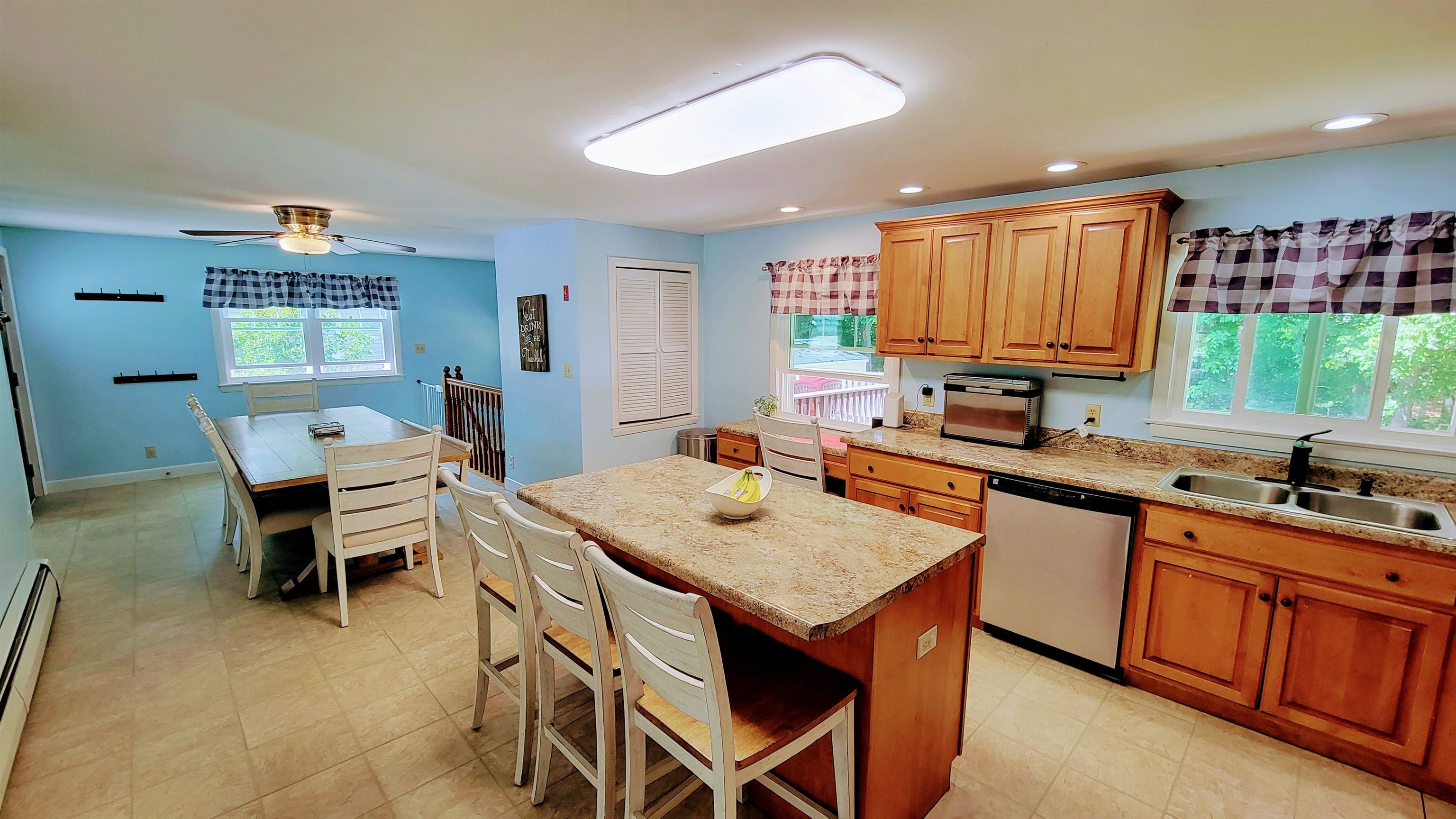 118 Constant Street Manchester, NH 03103 - Photo 7 of 26 Gallery Image 7