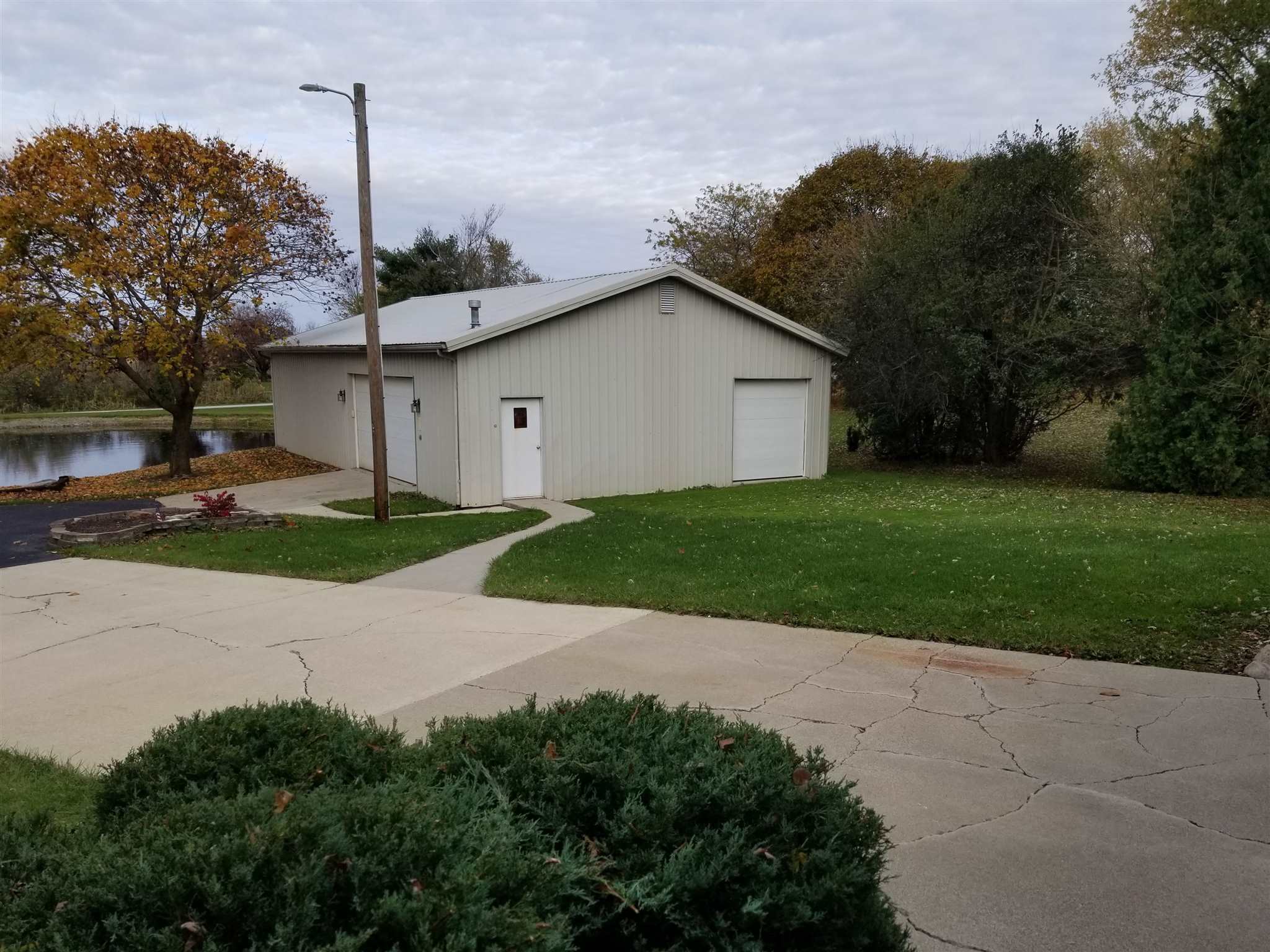 9219 Lower Huntington Road Fort Wayne, IN 46809 - Photo 5 of 36
