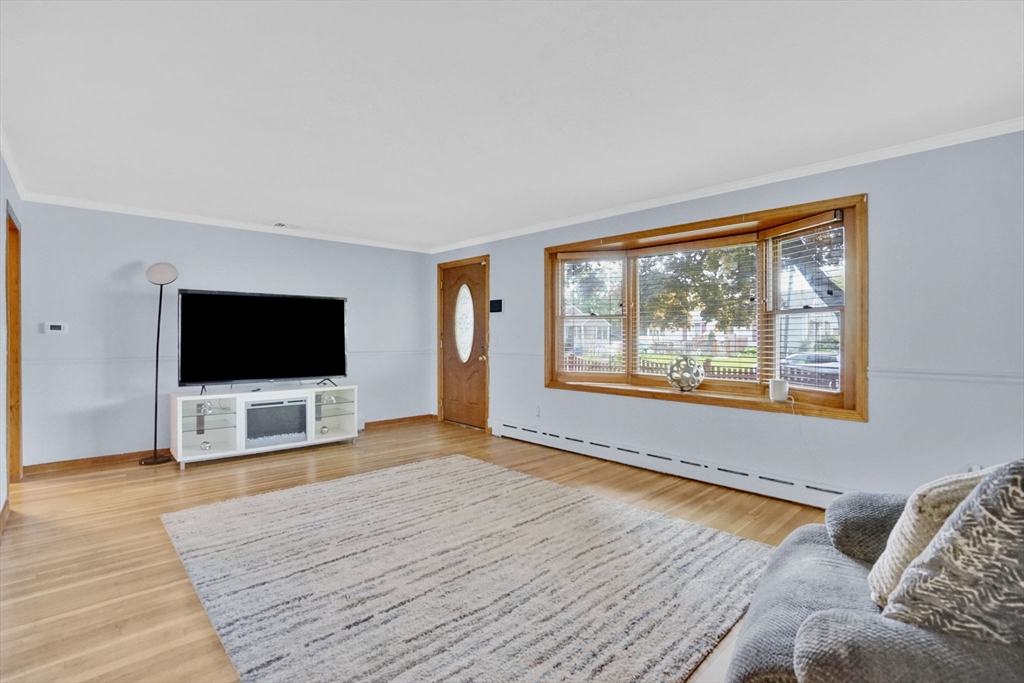 57 Tavistock Street Springfield, MA 01119 - Photo 4 of 21